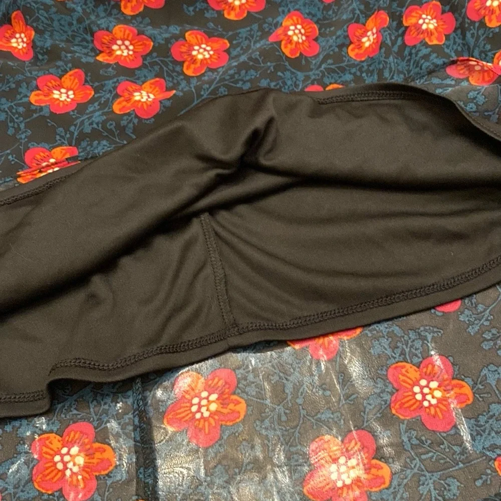 LuLaRoe Lola Navy Blue Red Floral SZ S Chiffon Cottagecore Boho Romantic Skirt - Picture 8 of 10